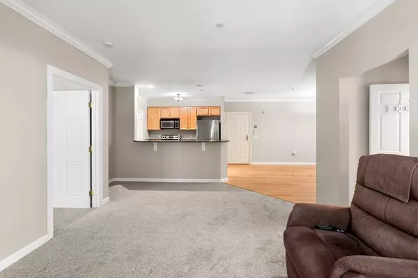 180 Chickering Rd #110C, North Andover, MA 01845