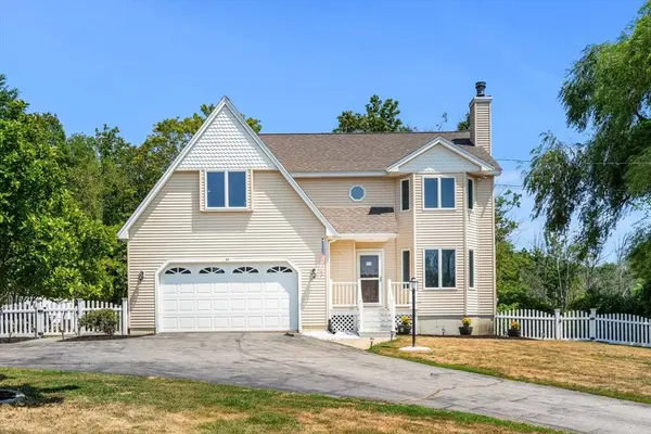57 Clinton St, Amesbury, MA 01913