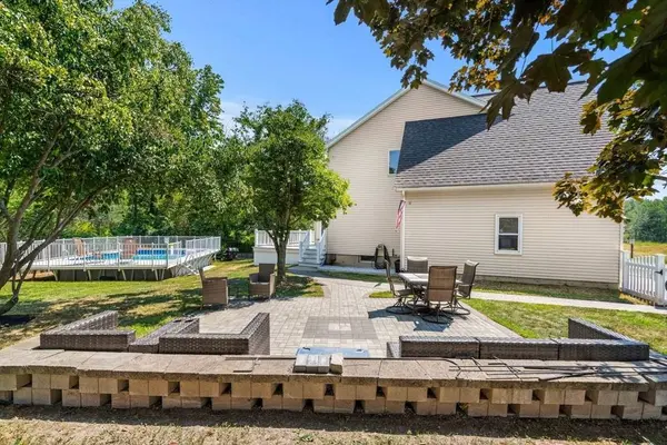 57 Clinton St, Amesbury, MA 01913