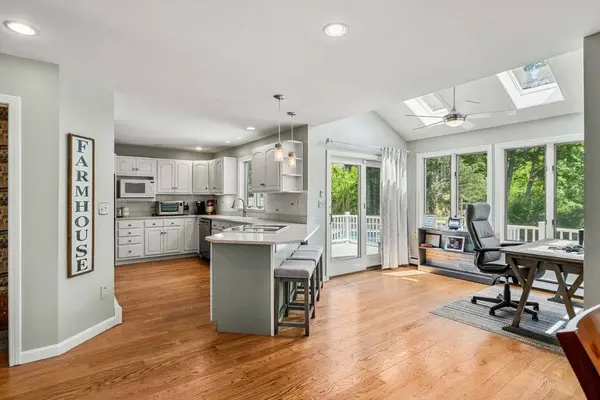 57 Clinton St, Amesbury, MA 01913