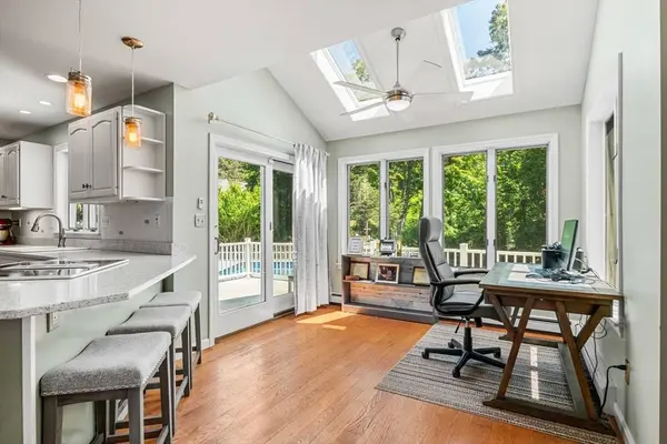 57 Clinton St, Amesbury, MA 01913