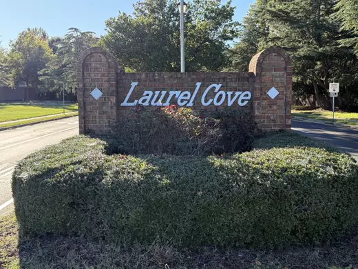 Neighborhood_Entrance_Sign_Laurel_Cove_1
