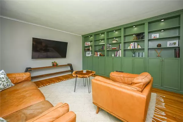 432 Leepoint RD, Norfolk, VA 23502