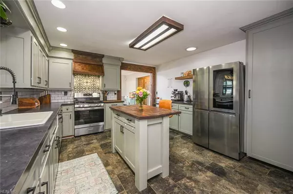 432 Leepoint RD, Norfolk, VA 23502