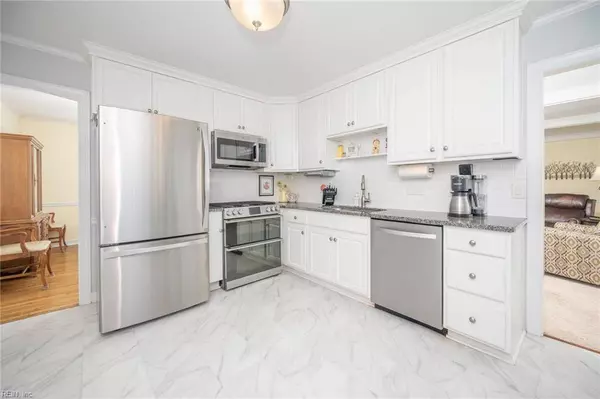 204 Lakewood Park DR, Newport News, VA 23602