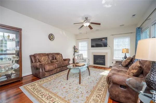 1304 Kemp Bridge DR, Chesapeake, VA 23320