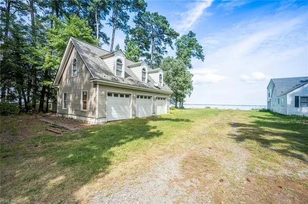 10409 Rainbow RD, Carrollton, VA 23314