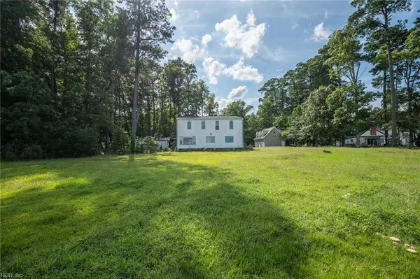 10409 Rainbow RD, Carrollton, VA 23314