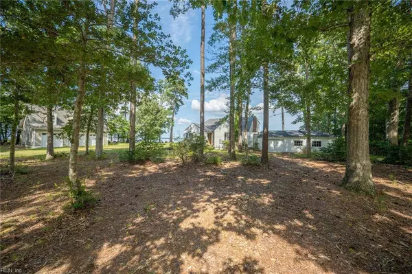 10409 Rainbow RD, Carrollton, VA 23314