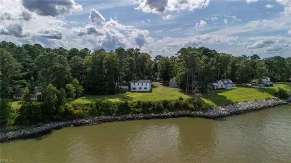 10409 Rainbow RD, Carrollton, VA 23314