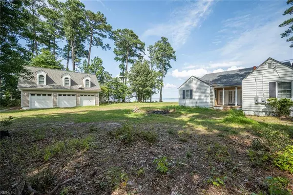 10409 Rainbow RD, Carrollton, VA 23314