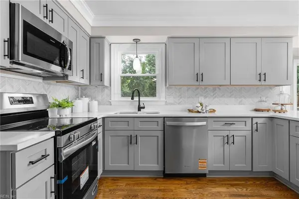 1605 Dey Cove DR, Virginia Beach, VA 23454