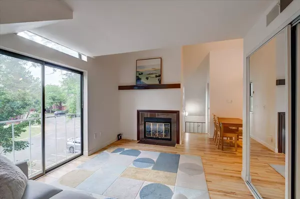 535 D'Onofrio Drive #6, Madison, WI 53719