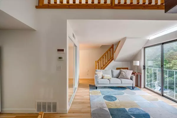 535 D'Onofrio Drive #6, Madison, WI 53719