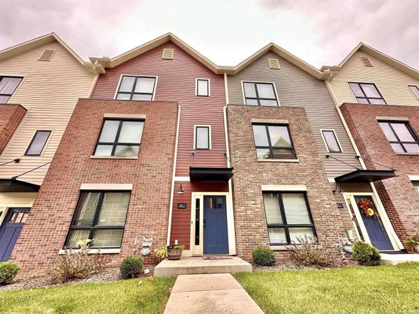 316 S Saint Peter Street #3, South Bend, IN 46617-3045