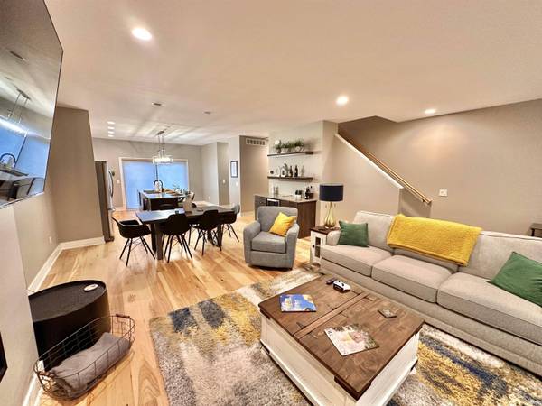 316 S Saint Peter Street #3, South Bend, IN 46617-3045