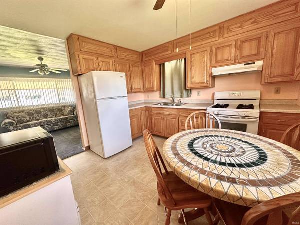 5115 Mayfair Place, South Bend, IN 46619-2432