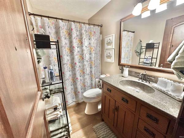 1537 N Oakhill Drive #B-3, South Bend, IN 46637-5679