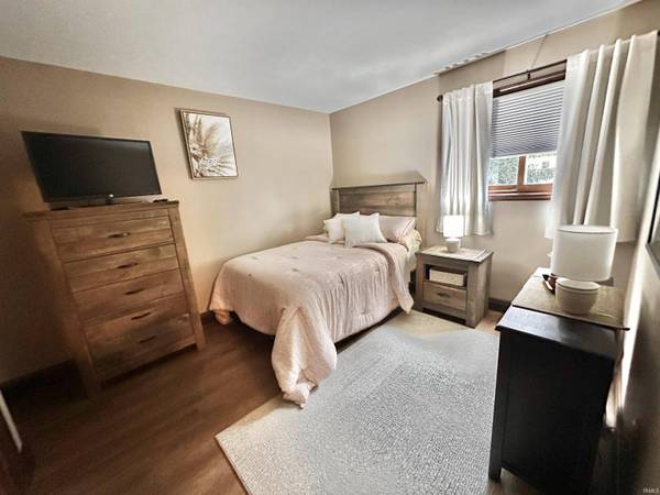 1537 N Oakhill Drive #B-3, South Bend, IN 46637-5679