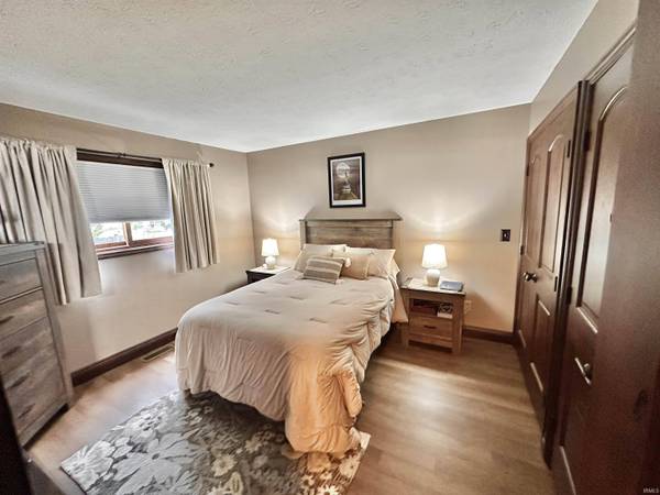 1537 N Oakhill Drive #B-3, South Bend, IN 46637-5679