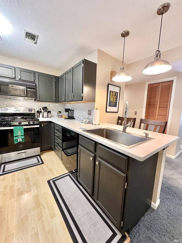 1520 N Oakhill Drive #L5, South Bend, IN 46637-5677