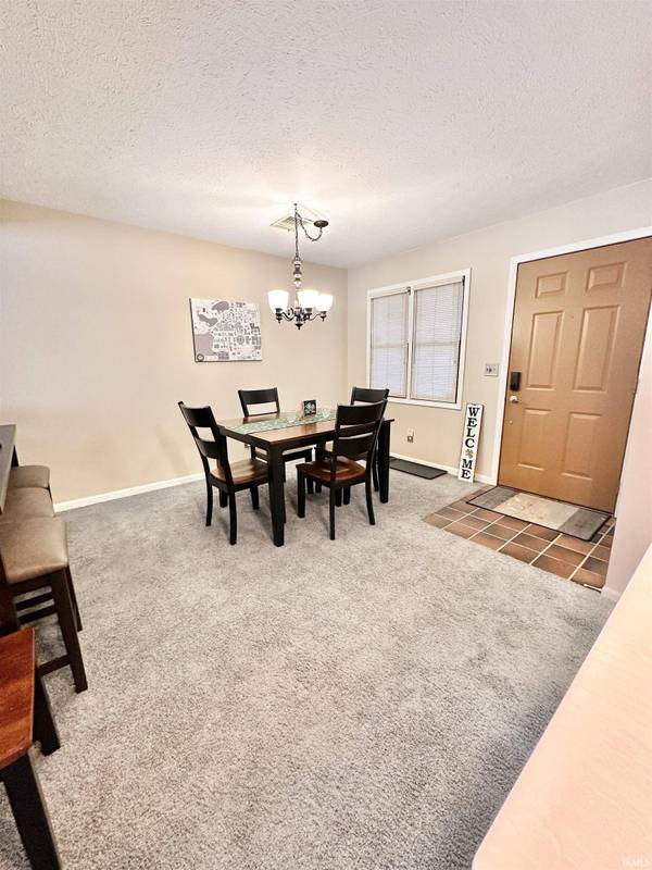 1520 N Oakhill Drive #L5, South Bend, IN 46637-5677