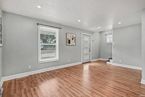 946 S 25Th Street, South Bend, IN 46615-1708