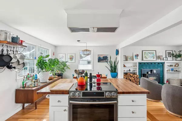 123 Wayside RD, Portland, ME 04102