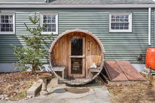 123 Wayside RD, Portland, ME 04102