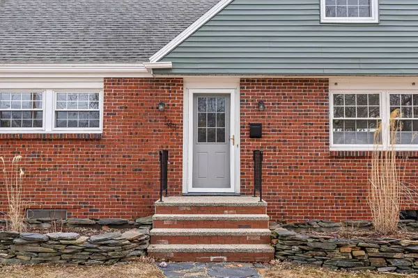 123 Wayside RD, Portland, ME 04102