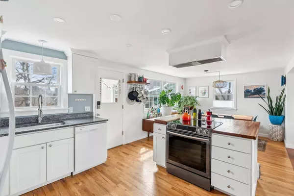 123 Wayside RD, Portland, ME 04102