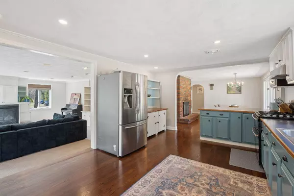 15 Brookside DR, Falmouth, ME 04105