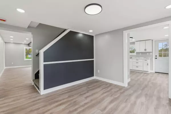 167 Windsor RD, China, ME 04358