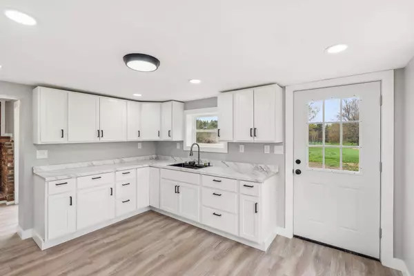 167 Windsor RD, China, ME 04358