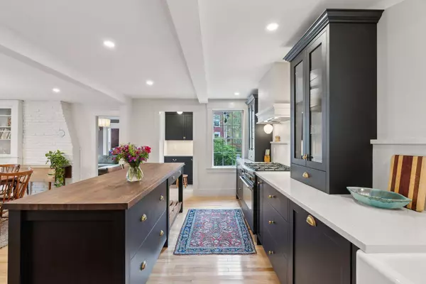 71 Carleton ST, Portland, ME 04102