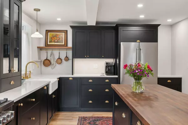 71 Carleton ST, Portland, ME 04102