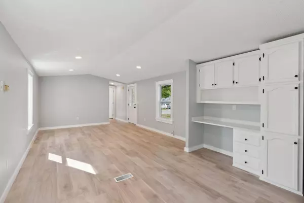 41 Long ST, Brunswick, ME 04011