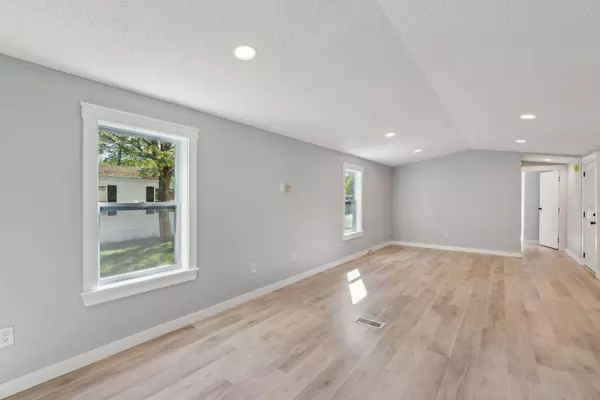 41 Long ST, Brunswick, ME 04011