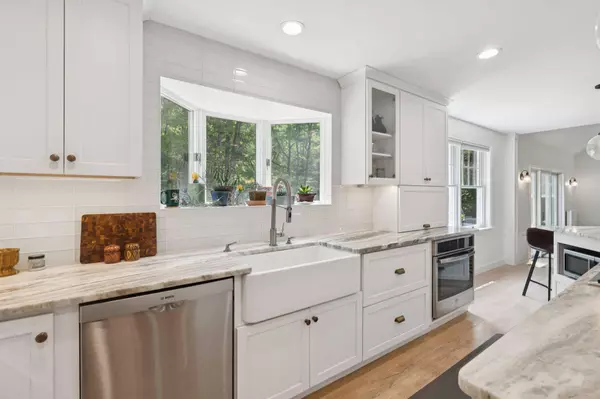 72 Lakeside DR, Falmouth, ME 04105