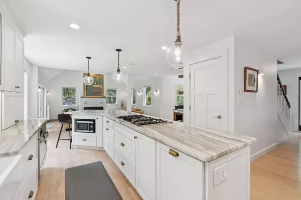 72 Lakeside DR, Falmouth, ME 04105