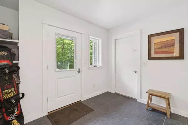 72 Lakeside DR, Falmouth, ME 04105