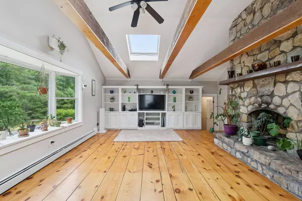 11 Haven RD, Windham, ME 04062