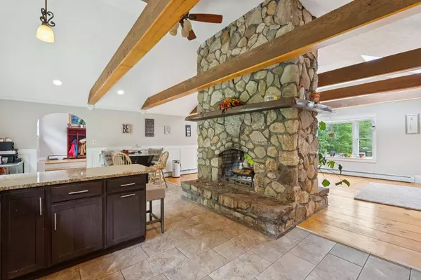 11 Haven RD, Windham, ME 04062