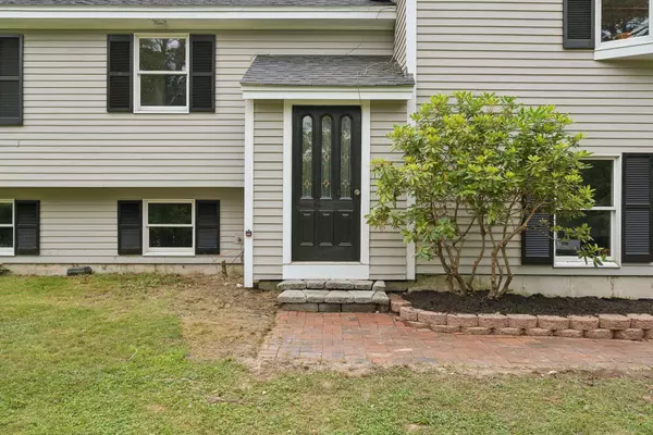 11 Haven RD, Windham, ME 04062