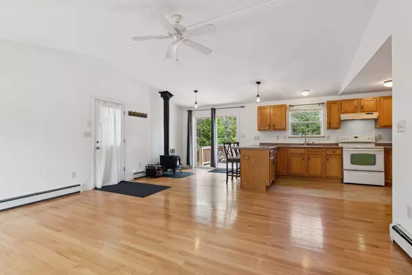 81 Ruby LN, Portland, ME 04103