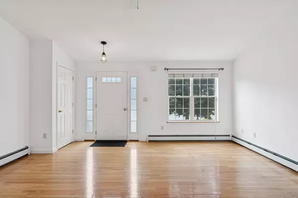 81 Ruby LN, Portland, ME 04103