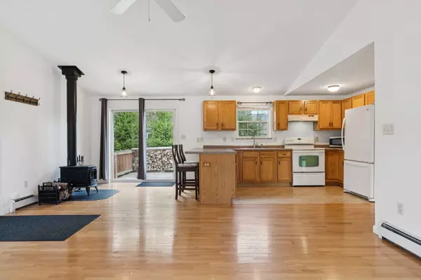 81 Ruby LN, Portland, ME 04103