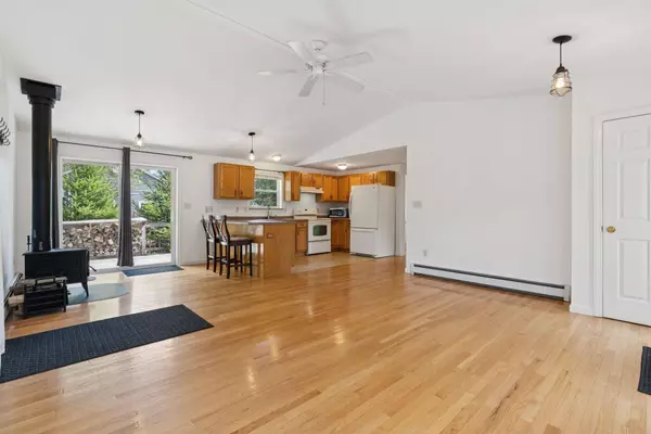 81 Ruby LN, Portland, ME 04103