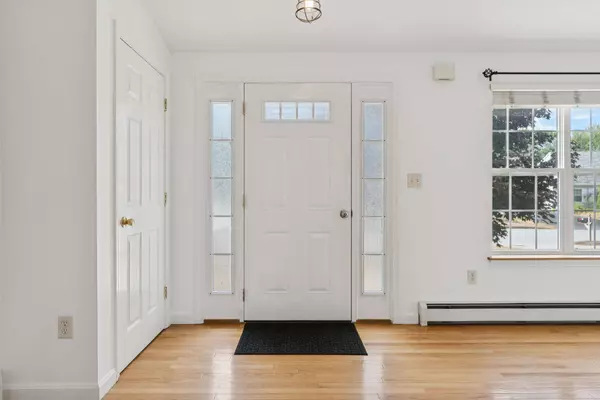 81 Ruby LN, Portland, ME 04103