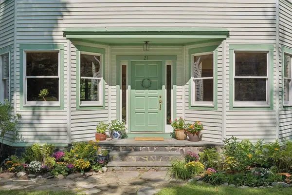 21 Stonecrest DR, Falmouth, ME 04105